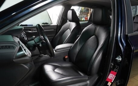 Toyota Camry, 2018 год, 2 700 000 рублей, 11 фотография