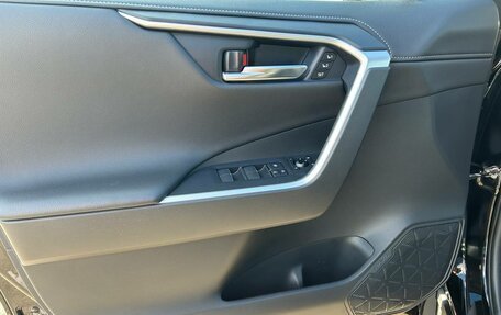 Toyota RAV4, 2021 год, 3 699 000 рублей, 9 фотография