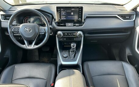 Toyota RAV4, 2021 год, 3 699 000 рублей, 13 фотография