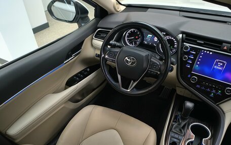 Toyota Camry, 2020 год, 3 050 000 рублей, 3 фотография