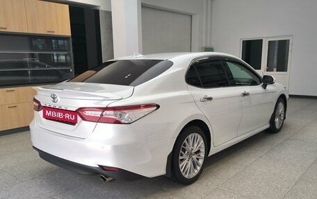 Toyota Camry, 2020 год, 3 050 000 рублей, 2 фотография