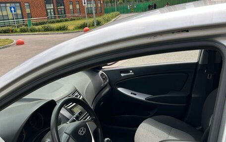 Hyundai Solaris II рестайлинг, 2012 год, 550 000 рублей, 6 фотография