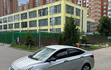 Hyundai Solaris II рестайлинг, 2012 год, 550 000 рублей, 5 фотография