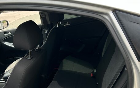 Hyundai Solaris II рестайлинг, 2012 год, 550 000 рублей, 7 фотография