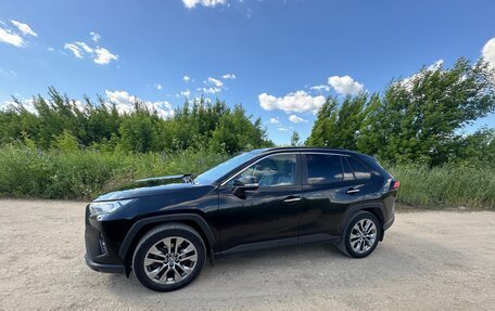 Toyota RAV4, 2020 год, 2 380 000 рублей, 1 фотография
