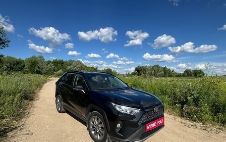 Toyota RAV4, 2020 год, 2 380 000 рублей, 5 фотография