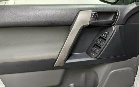 Toyota Land Cruiser Prado 150 рестайлинг 2, 2012 год, 2 690 000 рублей, 11 фотография