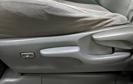 Toyota Land Cruiser Prado 150 рестайлинг 2, 2012 год, 2 690 000 рублей, 16 фотография