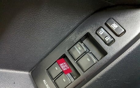 Toyota Land Cruiser Prado 150 рестайлинг 2, 2012 год, 2 690 000 рублей, 12 фотография