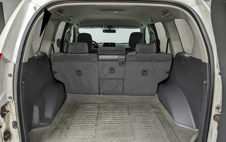 Toyota Land Cruiser Prado 150 рестайлинг 2, 2012 год, 2 690 000 рублей, 10 фотография