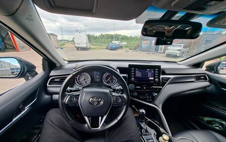 Toyota Camry, 2021 год, 2 750 000 рублей, 5 фотография