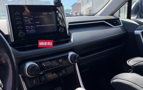 Toyota RAV4, 2020 год, 2 600 000 рублей, 5 фотография