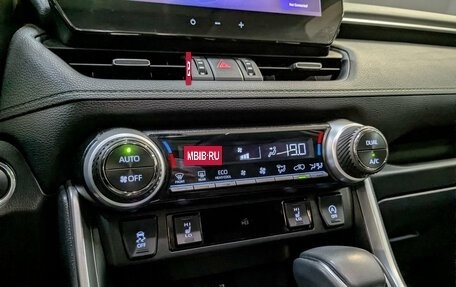 Toyota RAV4, 2025 год, 4 100 000 рублей, 21 фотография