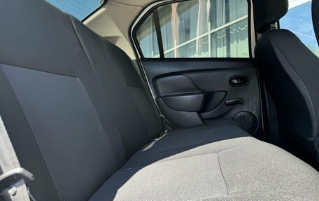 Renault Logan II, 2018 год, 700 000 рублей, 11 фотография