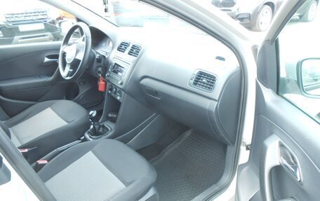 Volkswagen Polo VI (EU Market), 2012 год, 698 000 рублей, 11 фотография