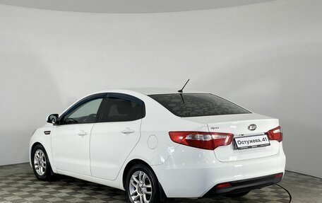 KIA Rio III рестайлинг, 2013 год, 890 000 рублей, 17 фотография