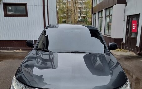 Mitsubishi Outlander III рестайлинг 3, 2016 год, 1 800 000 рублей, 2 фотография