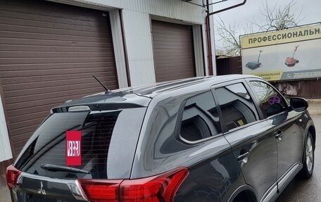 Mitsubishi Outlander III рестайлинг 3, 2016 год, 1 800 000 рублей, 3 фотография