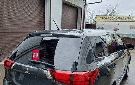 Mitsubishi Outlander III рестайлинг 3, 2016 год, 1 800 000 рублей, 8 фотография