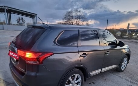 Mitsubishi Outlander III рестайлинг 3, 2016 год, 1 800 000 рублей, 19 фотография