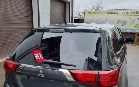 Mitsubishi Outlander III рестайлинг 3, 2016 год, 1 800 000 рублей, 7 фотография
