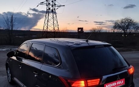 Mitsubishi Outlander III рестайлинг 3, 2016 год, 1 800 000 рублей, 27 фотография