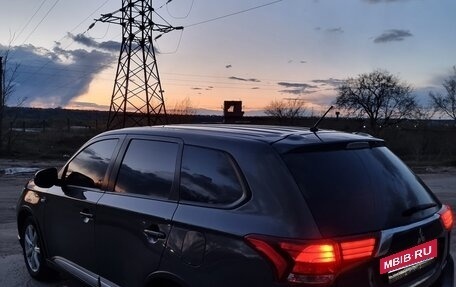 Mitsubishi Outlander III рестайлинг 3, 2016 год, 1 800 000 рублей, 28 фотография