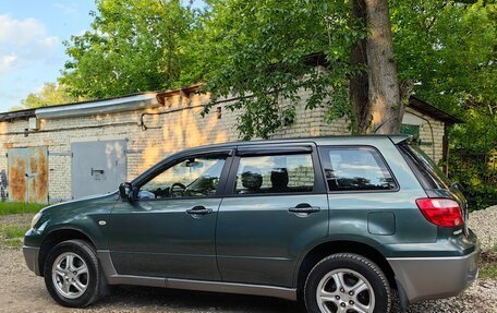 Mitsubishi Outlander III рестайлинг 3, 2005 год, 600 000 рублей, 9 фотография
