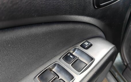 Mitsubishi Outlander III рестайлинг 3, 2005 год, 600 000 рублей, 21 фотография