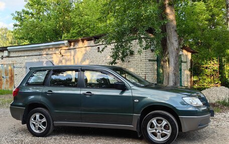 Mitsubishi Outlander III рестайлинг 3, 2005 год, 600 000 рублей, 36 фотография