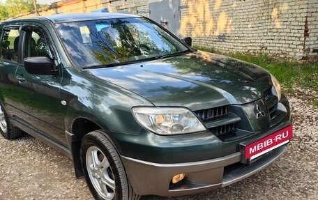 Mitsubishi Outlander III рестайлинг 3, 2005 год, 600 000 рублей, 34 фотография