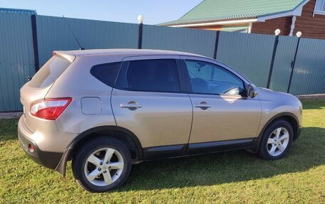 Nissan Qashqai, 2010 год, 800 000 рублей, 2 фотография