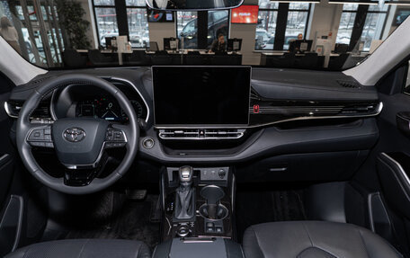 Toyota Highlander, 2026 год, 5 640 000 рублей, 17 фотография