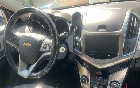 Chevrolet Cruze II, 2013 год, 900 000 рублей, 15 фотография
