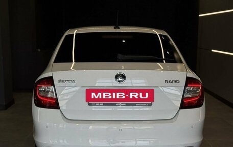 Skoda Rapid I, 2018 год, 1 200 000 рублей, 5 фотография