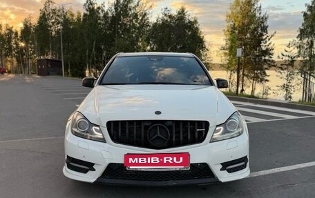 Mercedes-Benz C-Класс, 2011 год, 982 000 рублей, 3 фотография