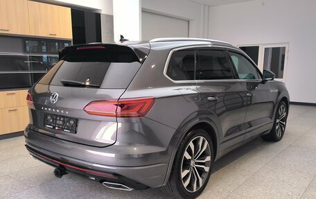 Volkswagen Touareg III, 2019 год, 4 700 000 рублей, 4 фотография
