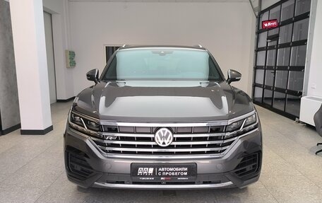 Volkswagen Touareg III, 2019 год, 4 700 000 рублей, 2 фотография