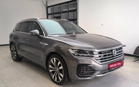 Volkswagen Touareg III, 2019 год, 4 700 000 рублей, 3 фотография