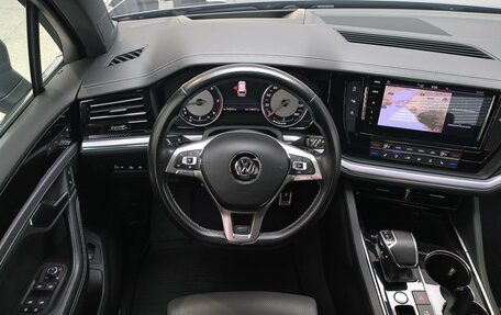 Volkswagen Touareg III, 2019 год, 4 700 000 рублей, 18 фотография