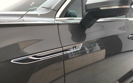 Volkswagen Touareg III, 2019 год, 4 700 000 рублей, 10 фотография