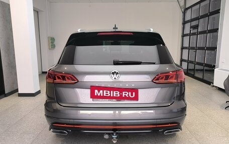Volkswagen Touareg III, 2019 год, 4 700 000 рублей, 5 фотография