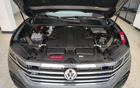 Volkswagen Touareg III, 2019 год, 4 700 000 рублей, 7 фотография