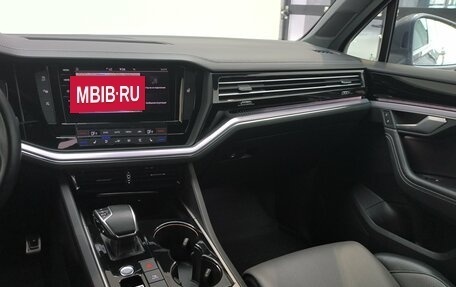 Volkswagen Touareg III, 2019 год, 4 700 000 рублей, 19 фотография