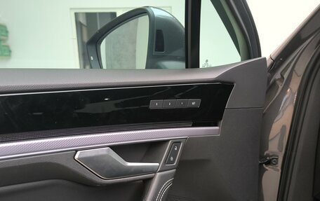Volkswagen Touareg III, 2019 год, 4 700 000 рублей, 32 фотография