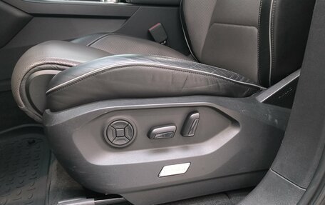 Volkswagen Touareg III, 2019 год, 4 700 000 рублей, 38 фотография