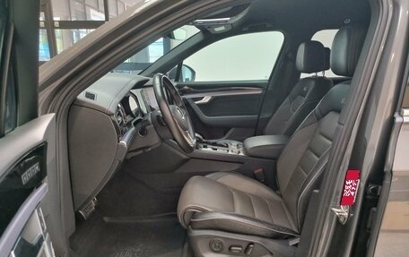 Volkswagen Touareg III, 2019 год, 4 700 000 рублей, 36 фотография