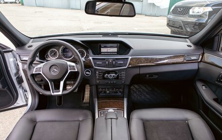 Mercedes-Benz E-Класс, 2012 год, 1 795 000 рублей, 13 фотография