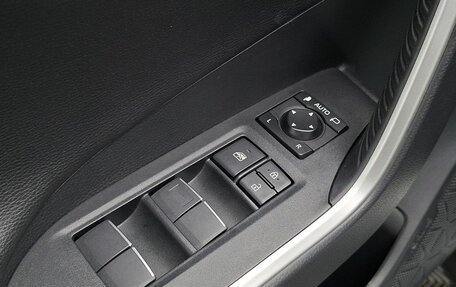 Toyota RAV4, 2020 год, 4 242 000 рублей, 19 фотография