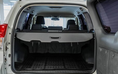 Toyota Land Cruiser Prado 150 рестайлинг 2, 2013 год, 3 136 000 рублей, 11 фотография